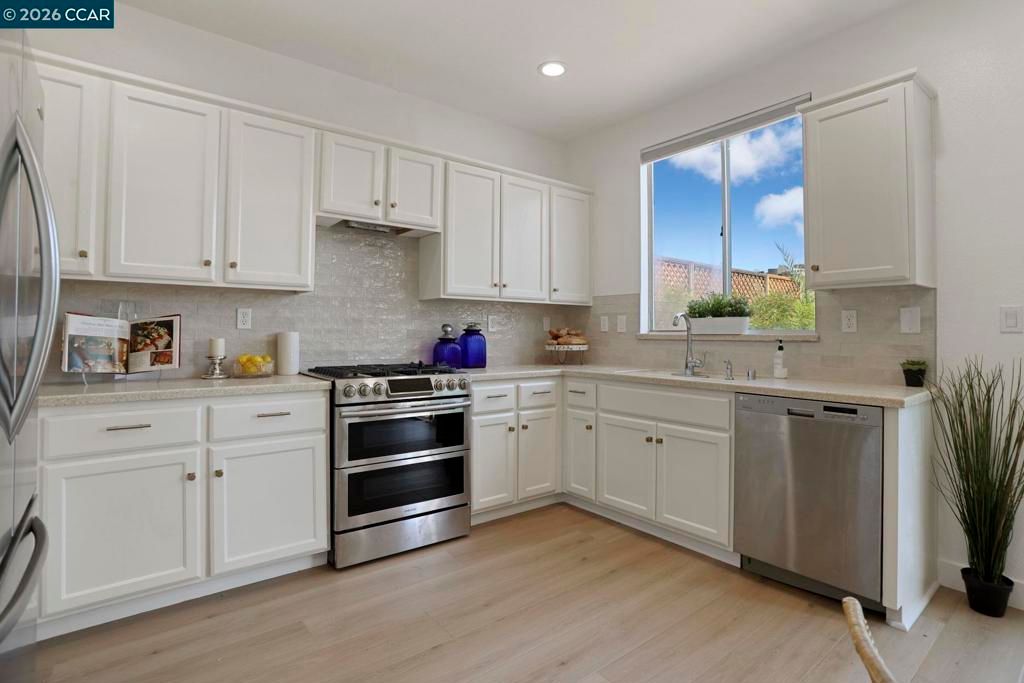 Image 13 of property listing at 5568 Brook Falls Ct, Stockton, CA 95219