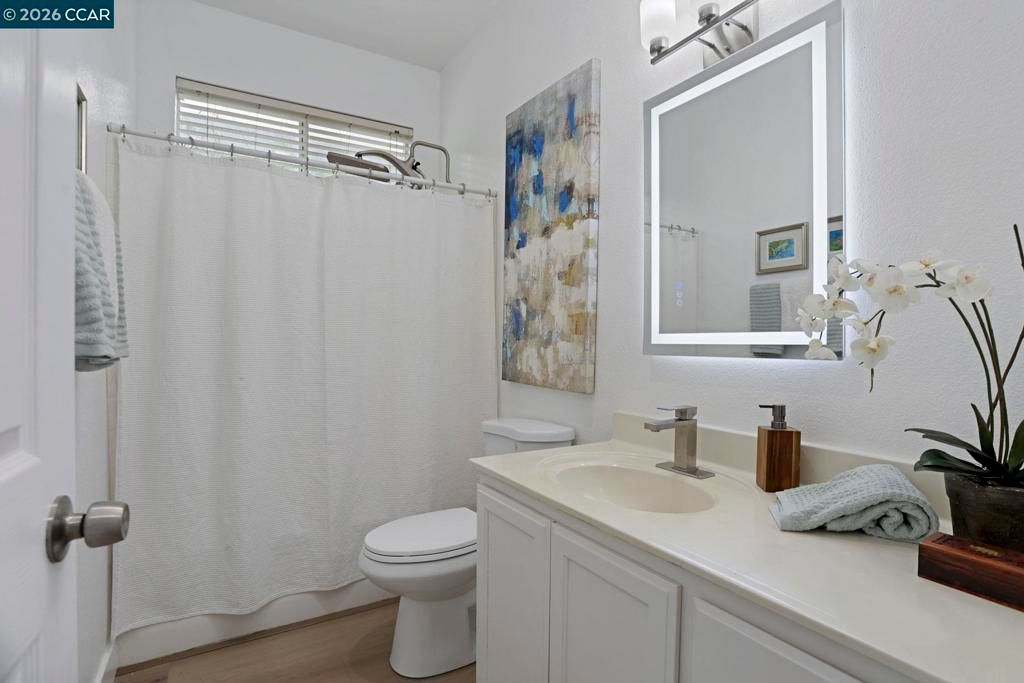 Image 17 of property listing at 5568 Brook Falls Ct, Stockton, CA 95219