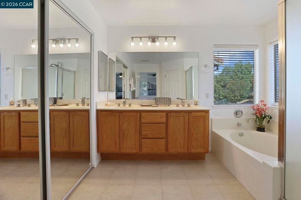 Image 27 of property listing at 5568 Brook Falls Ct, Stockton, CA 95219
