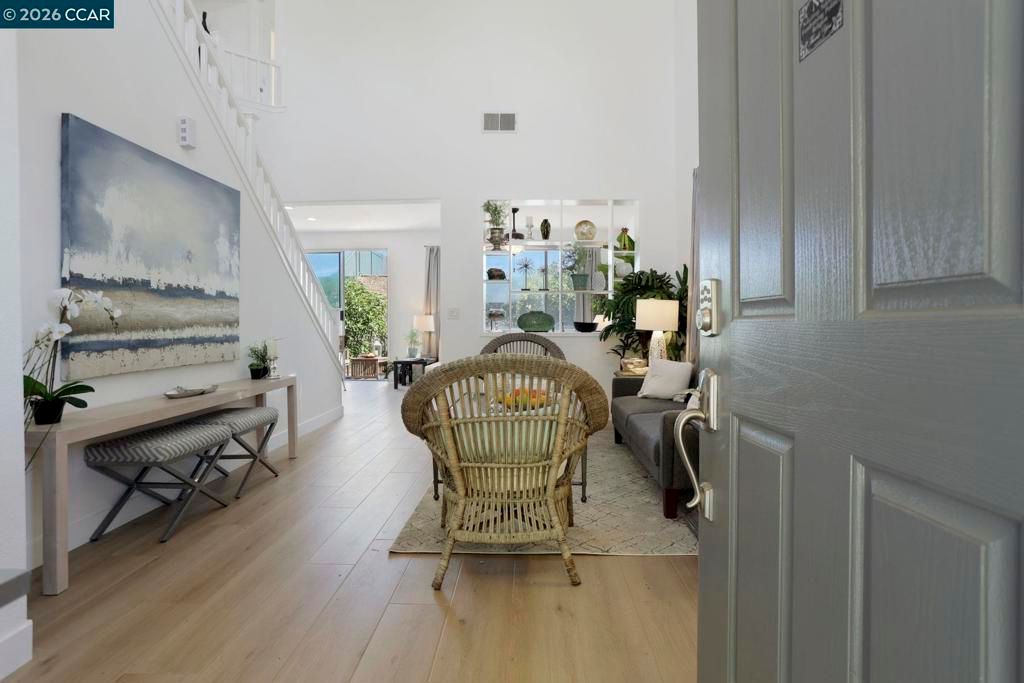 Image 3 of property listing at 5568 Brook Falls Ct, Stockton, CA 95219