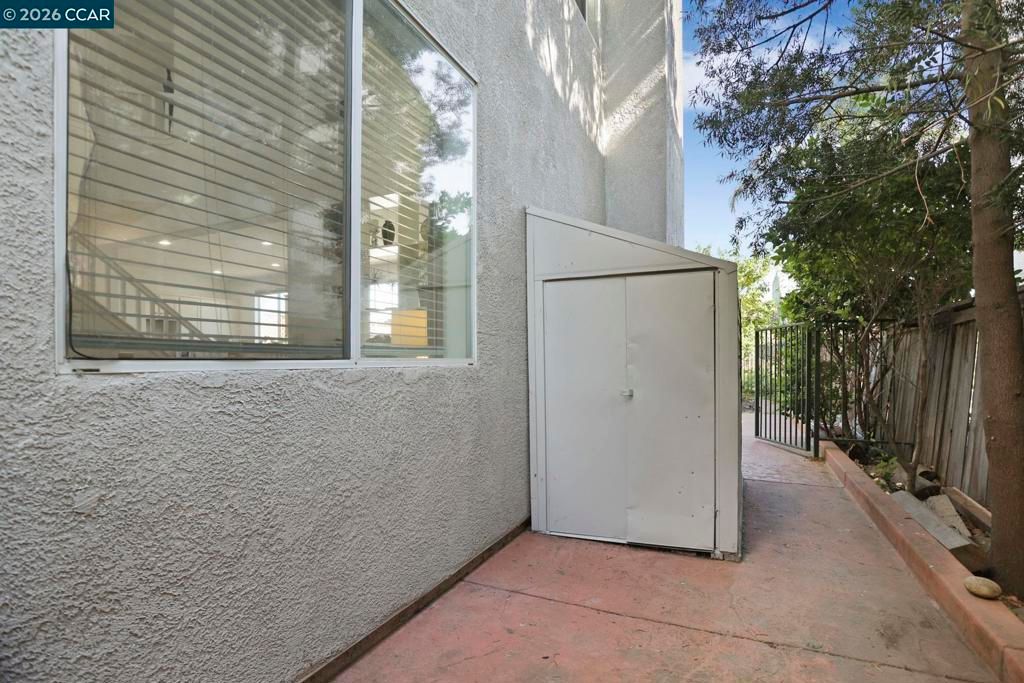 Image 48 of property listing at 5568 Brook Falls Ct, Stockton, CA 95219