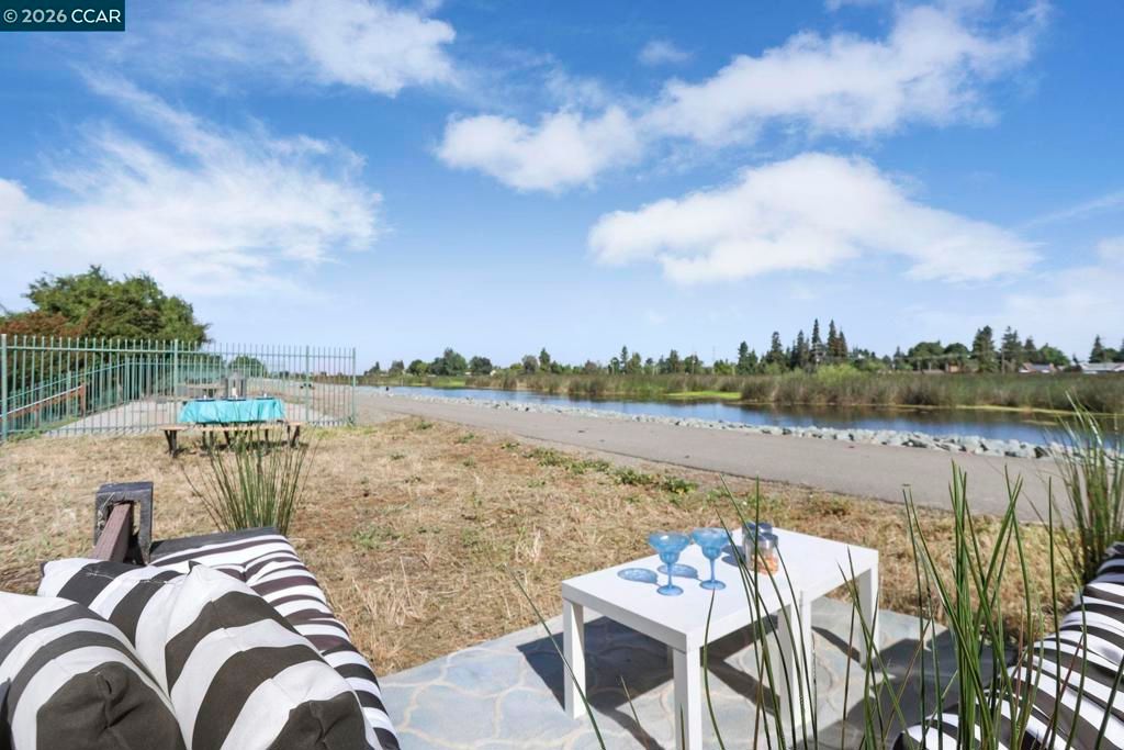 Image 52 of property listing at 5568 Brook Falls Ct, Stockton, CA 95219