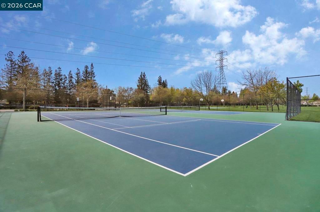 Image 58 of property listing at 5568 Brook Falls Ct, Stockton, CA 95219