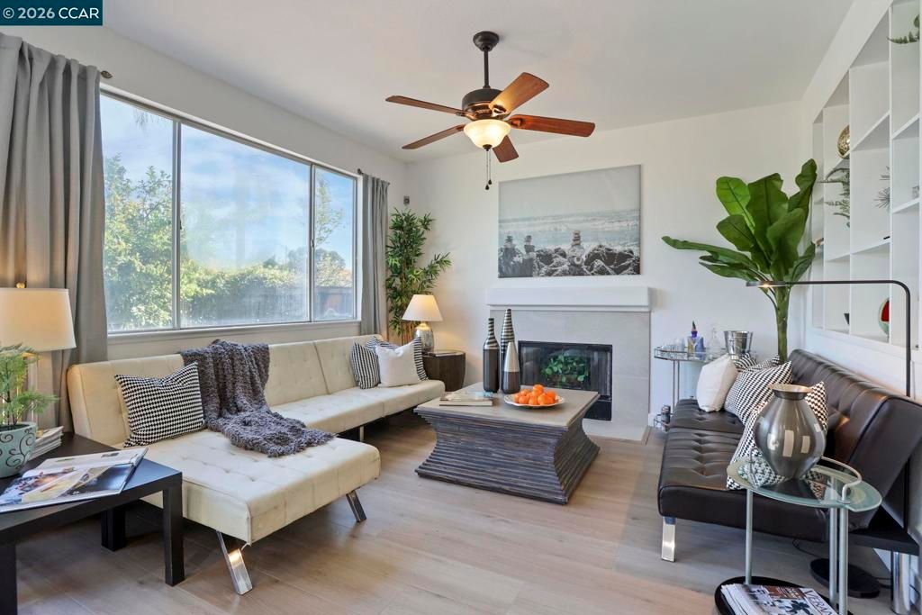 Image 7 of property listing at 5568 Brook Falls Ct, Stockton, CA 95219