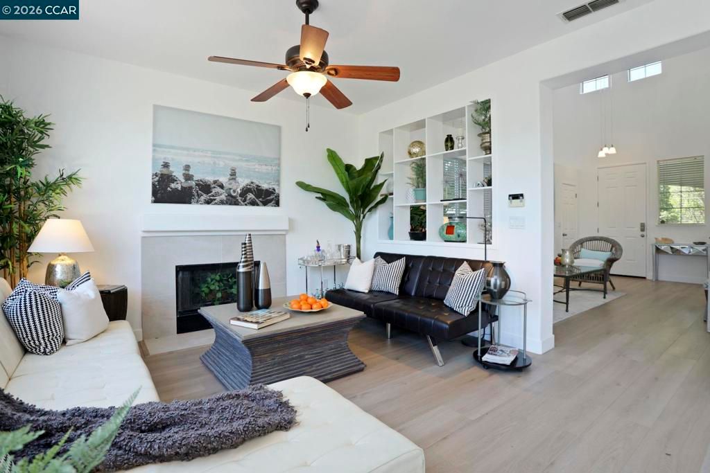 Image 8 of property listing at 5568 Brook Falls Ct, Stockton, CA 95219
