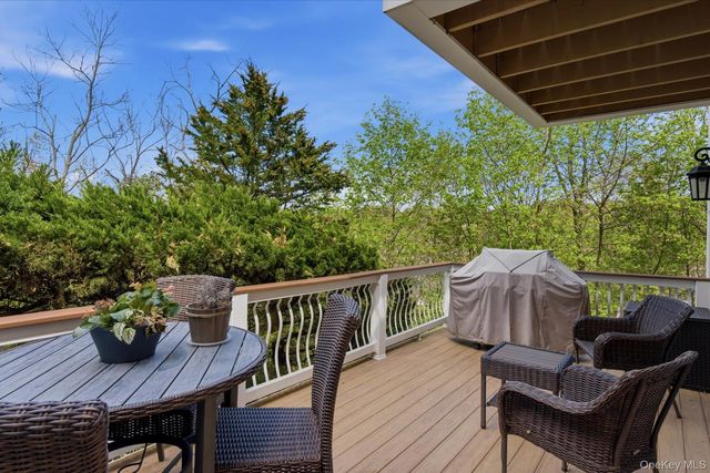 873 Oyster Bay Road, East Norwich, NY 11732