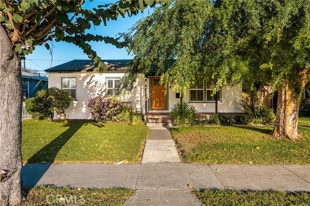 1908 Clark, Long Beach, CA 90815