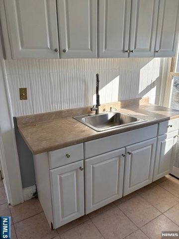 148 Hamilton Avenue, Lodi, NJ 07644