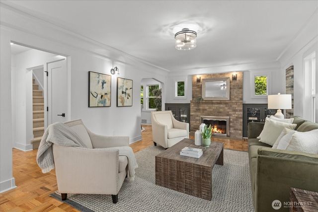 10322 Ashworth Avenue N, Seattle, WA 98133