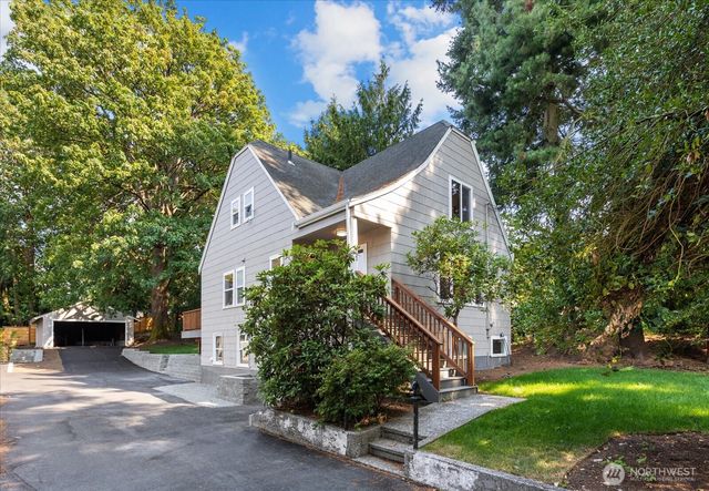 10322 Ashworth Avenue N, Seattle, WA 98133