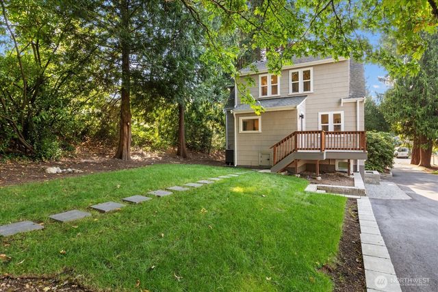 10322 Ashworth Avenue N, Seattle, WA 98133