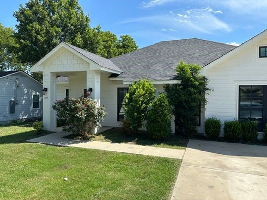 111 Elder Street, Waxahachie, TX 75165