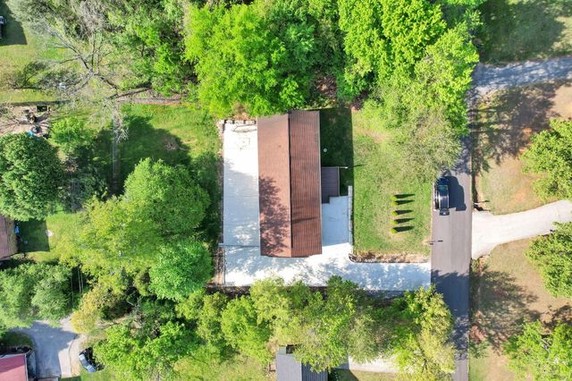 225 Laurel Drive, Spring City, TN 37381