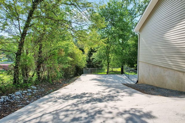 225 Laurel Drive, Spring City, TN 37381