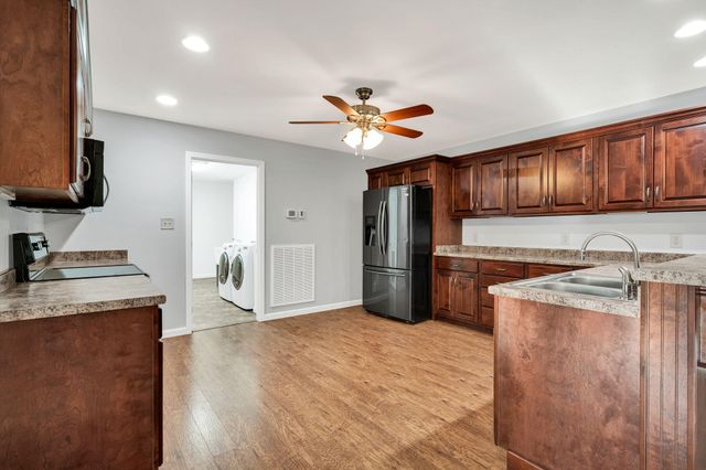 225 Laurel Drive, Spring City, TN 37381