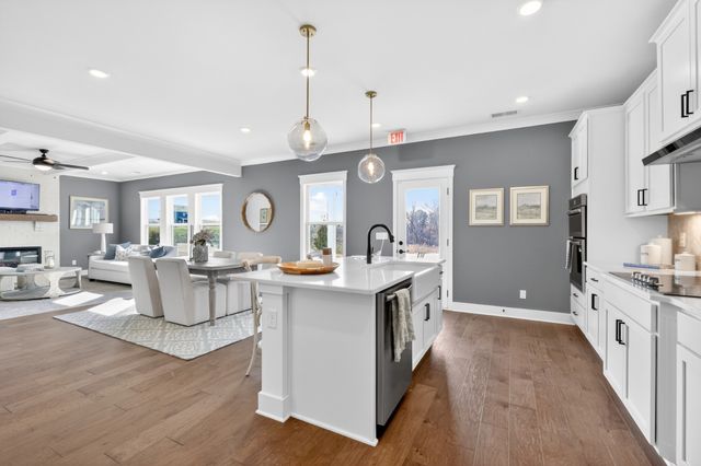 2028 Bennett Creek Dr, Columbia, TN 38401