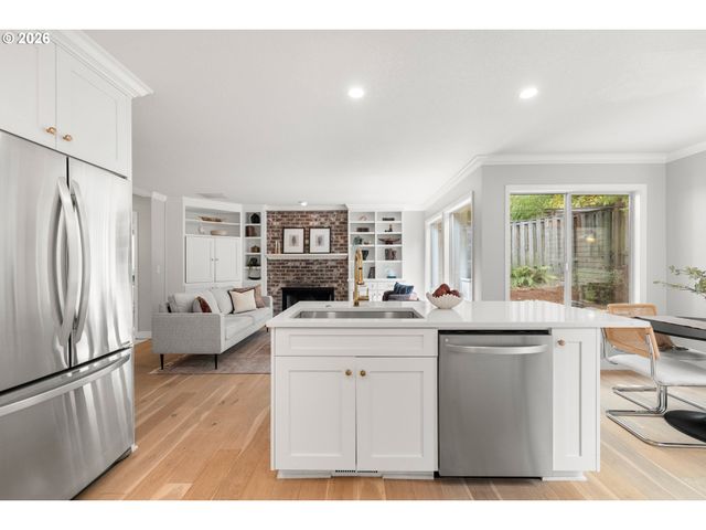 5018 Sw ORCHARD Ln, Portland, OR 97219