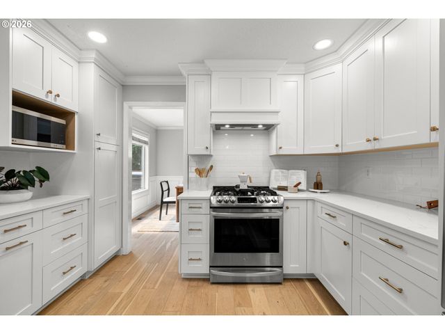 5018 Sw ORCHARD Ln, Portland, OR 97219