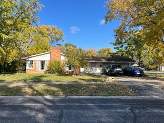 148 WILSHIRE Drive, Wheeling, IL 60090