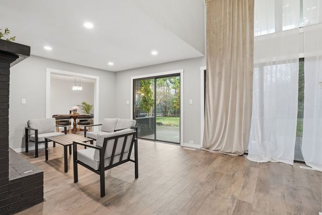 6225 Lakewood Drive, Marengo, IL 60152