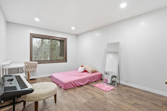 6225 Lakewood Drive, Marengo, IL 60152