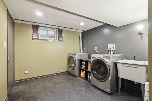 6225 Lakewood Drive, Marengo, IL 60152