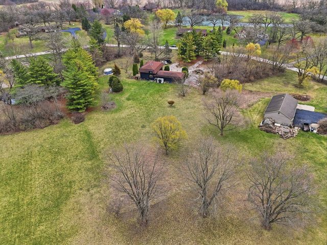 6225 Lakewood Drive, Marengo, IL 60152