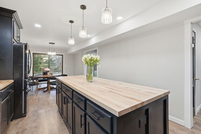 6225 Lakewood Drive, Marengo, IL 60152