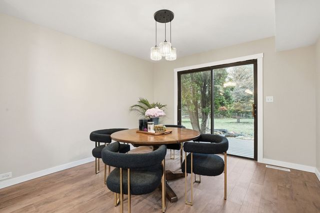 6225 Lakewood Drive, Marengo, IL 60152