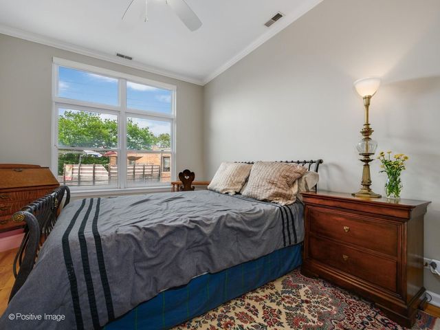 2089 W Wabansia Avenue 202, Chicago, IL 60647