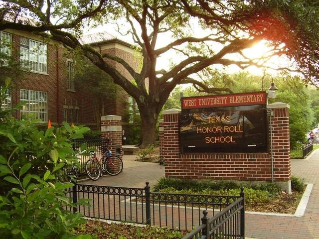 4008 Tennyson Street, West University Place, TX 77005