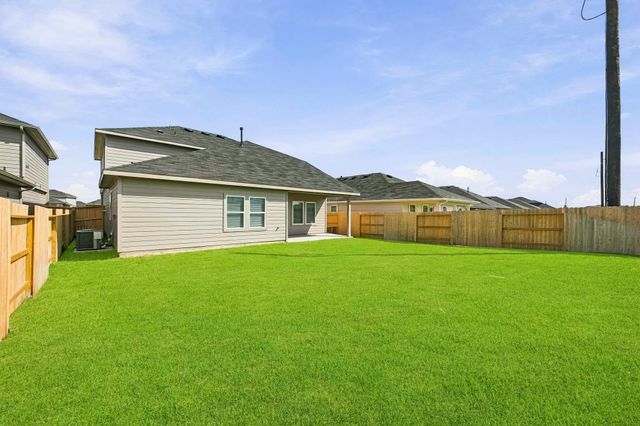 626 Meadowknoll Drive, Crosby, TX 77532