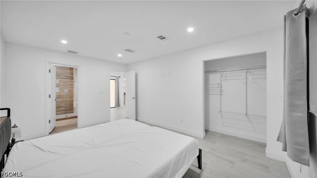 1672 Many RD, North Fort Myers, FL 33903