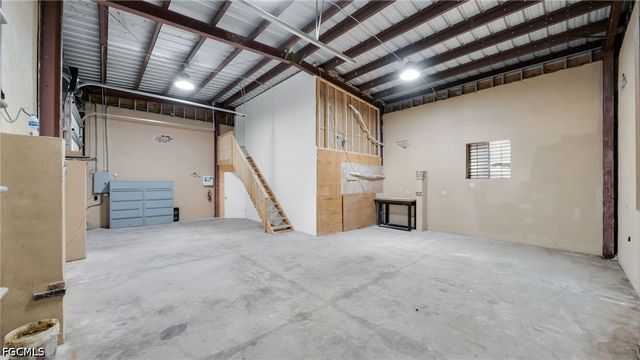 1672 Many RD, North Fort Myers, FL 33903