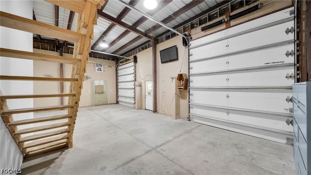 1672 Many RD, North Fort Myers, FL 33903