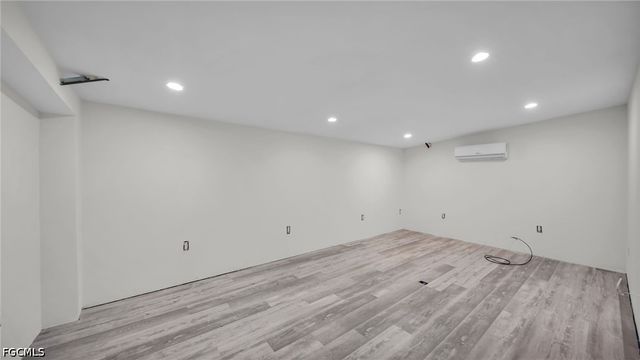 1672 Many RD, North Fort Myers, FL 33903