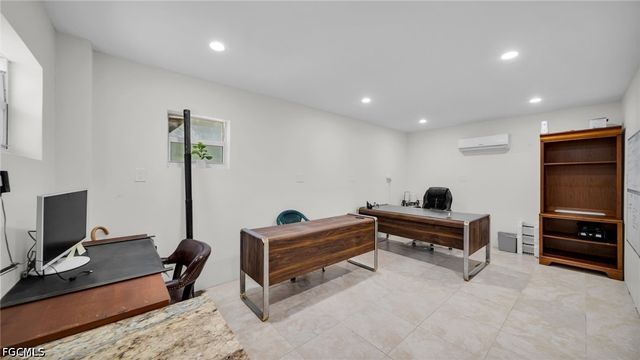 1672 Many RD, North Fort Myers, FL 33903
