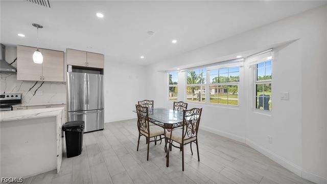 1672 Many RD, North Fort Myers, FL 33903