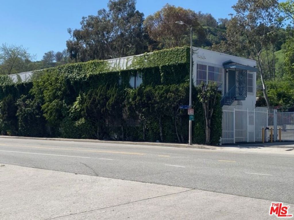 1660 Riverside Drive, Los Angeles, CA 90031 — exterior