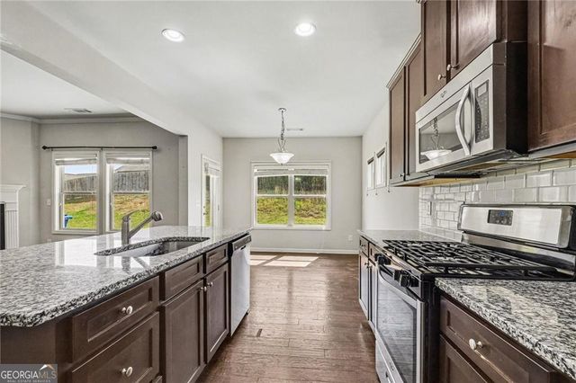 4611 Summer View Drive, Gainesville, GA 30504