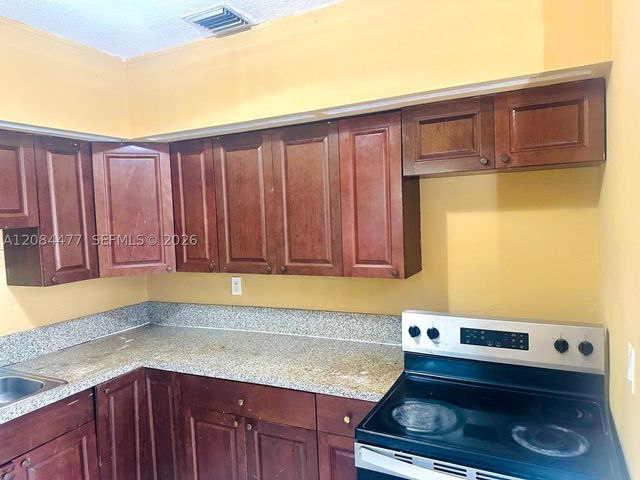 465 NE 157th Ter 1, Miami, FL 33162