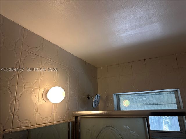 465 NE 157th Ter 1, Miami, FL 33162