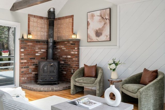 11 Winter St, Foxboro, MA 02035