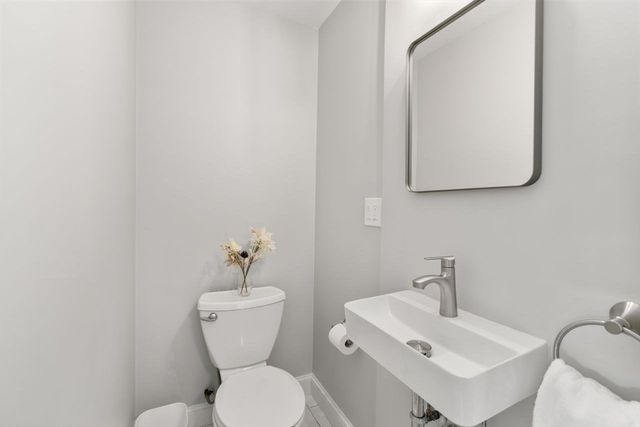 11 Winter St, Foxboro, MA 02035