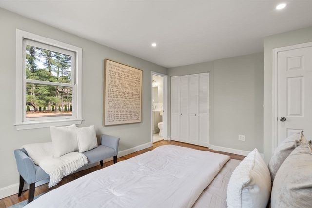 11 Winter St, Foxboro, MA 02035