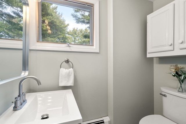 11 Winter St, Foxboro, MA 02035