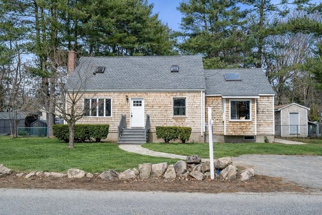 11 Winter St, Foxboro, MA 02035