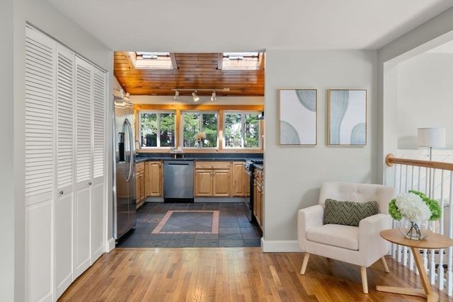 11 Winter St, Foxboro, MA 02035