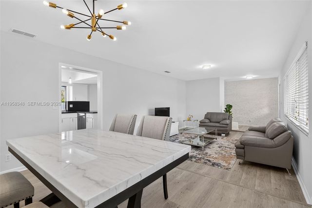 7081 NW 8th Ct, Plantation, FL 33317