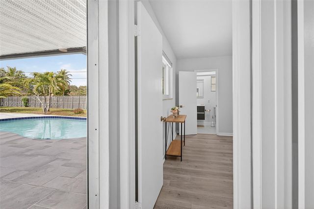 7081 NW 8th Ct, Plantation, FL 33317